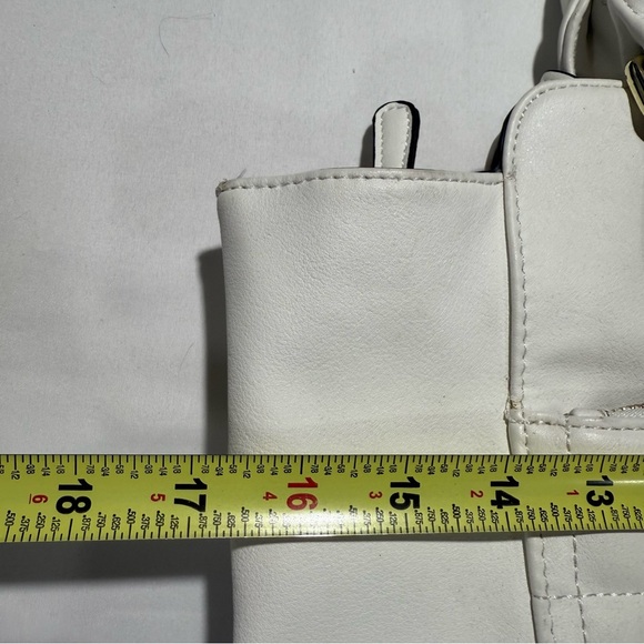 Versace 19.69 Italia White Quilted Handbag - Picture 11 of 14